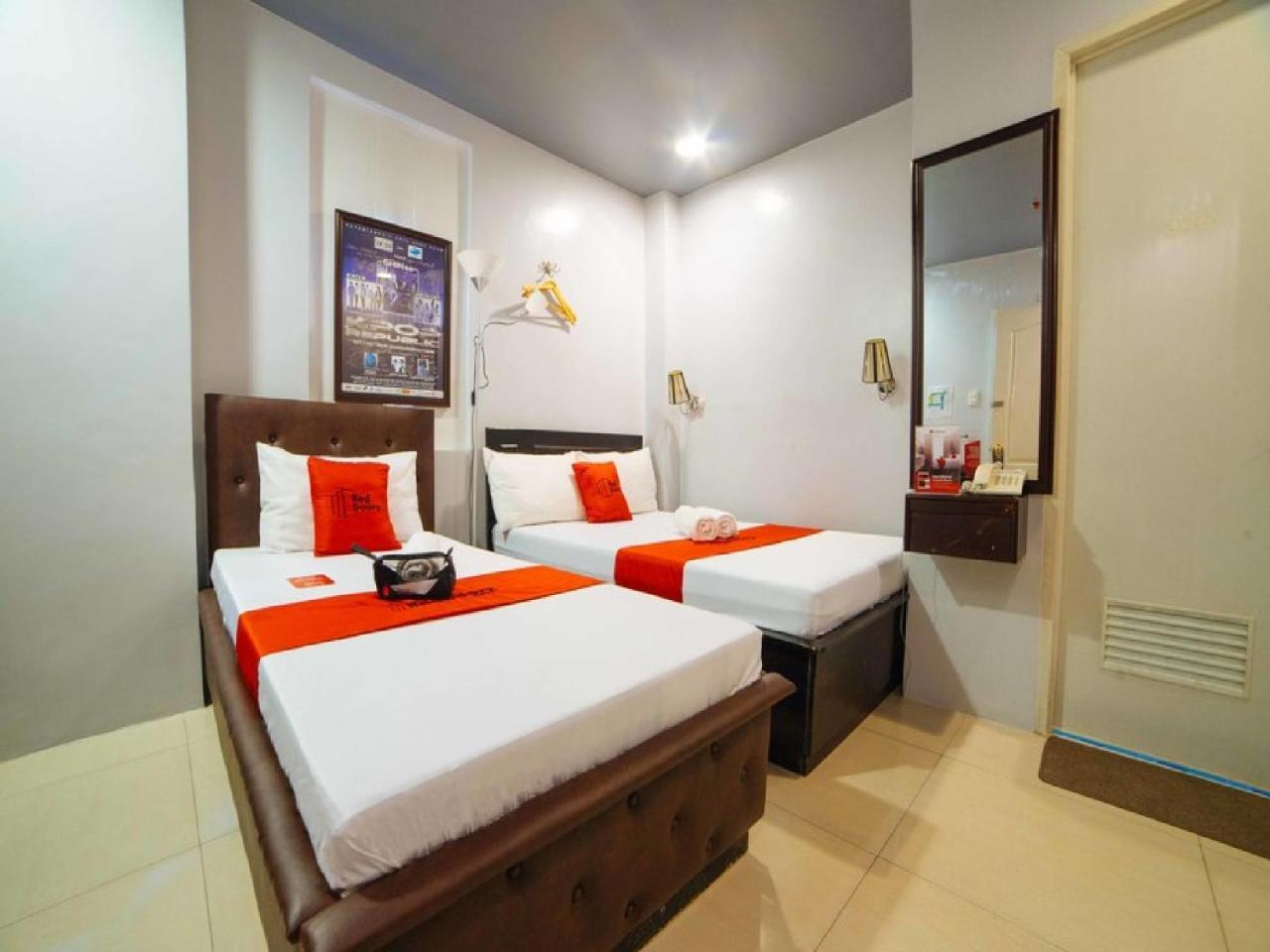 Reddoorz Plus @ Tayuman Manila Exterior foto